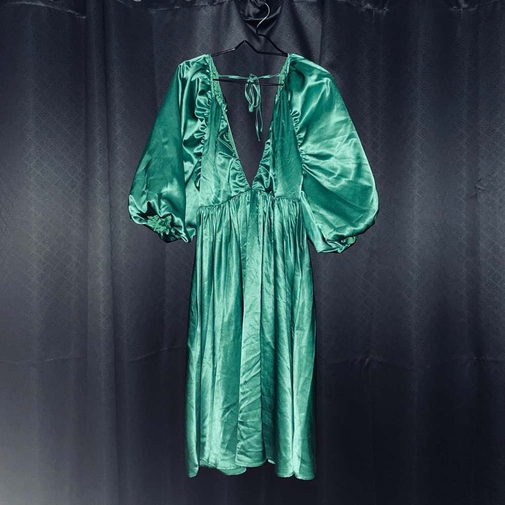 Love this dress🦖💚